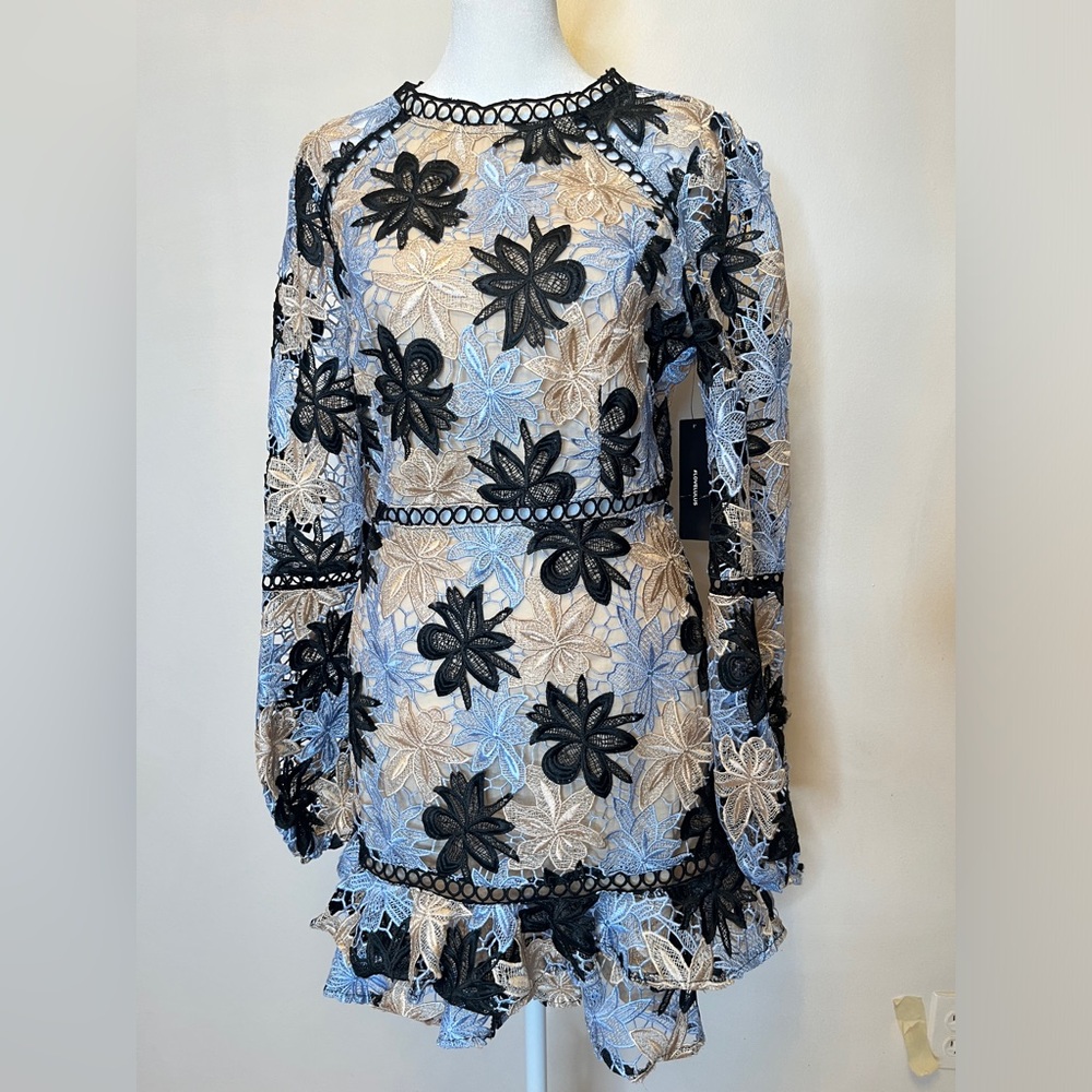 Lulu’s Crochet Lace Ruffled Come To The Party Floral Mini Dress Size Med NWT - Picture 2 of 14
